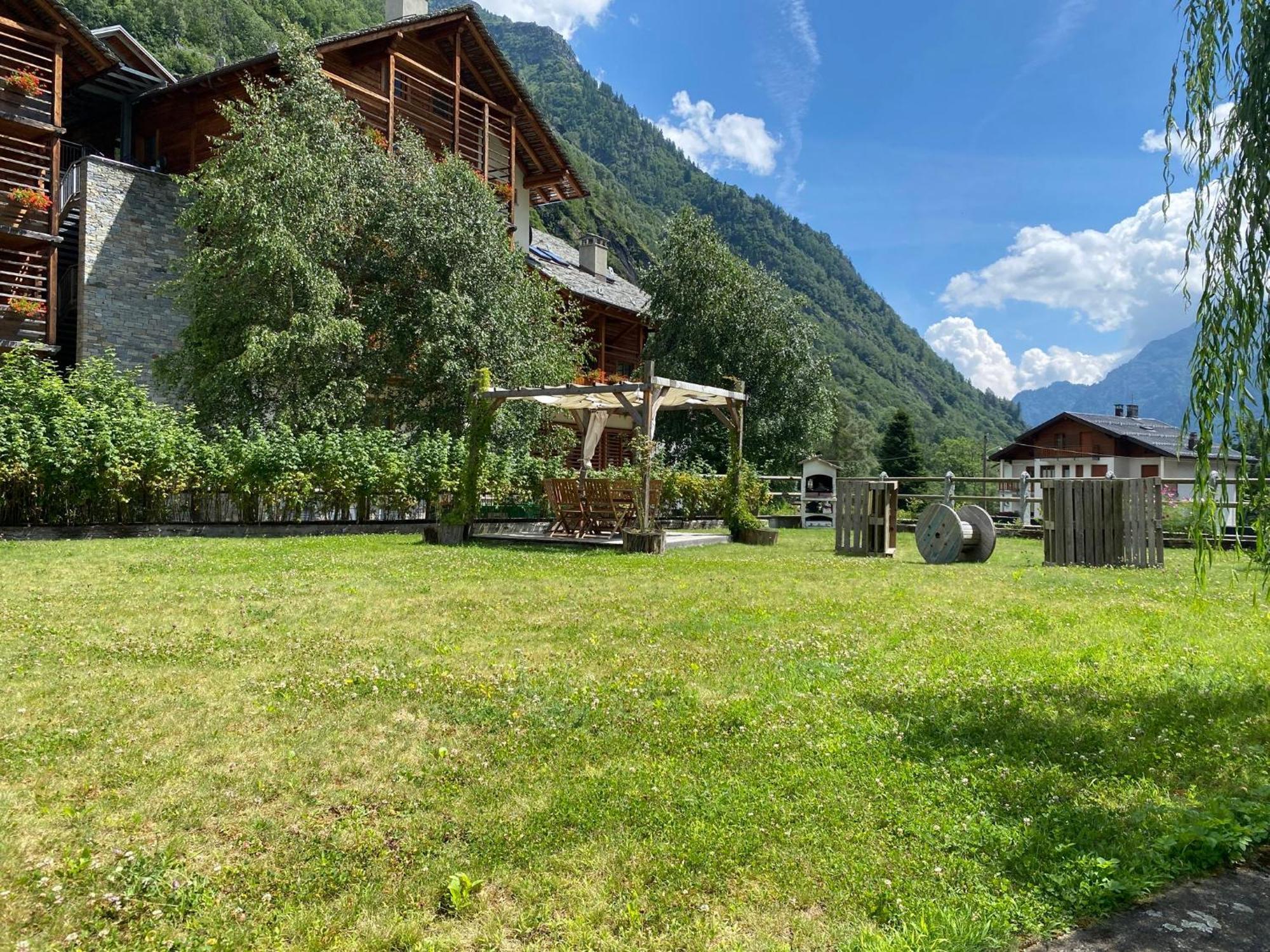 L'Aria Di Casa Acomodação com café da manhã Alagna Valsesia Exterior foto