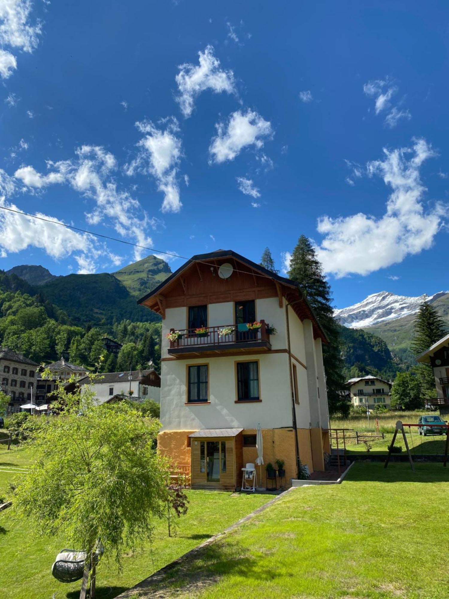 L'Aria Di Casa Acomodação com café da manhã Alagna Valsesia Exterior foto