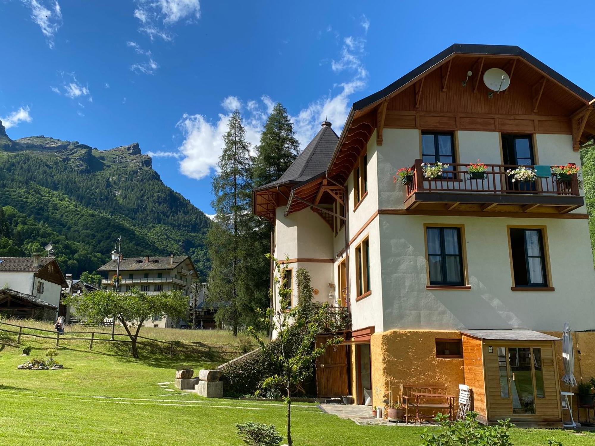 L'Aria Di Casa Acomodação com café da manhã Alagna Valsesia Exterior foto